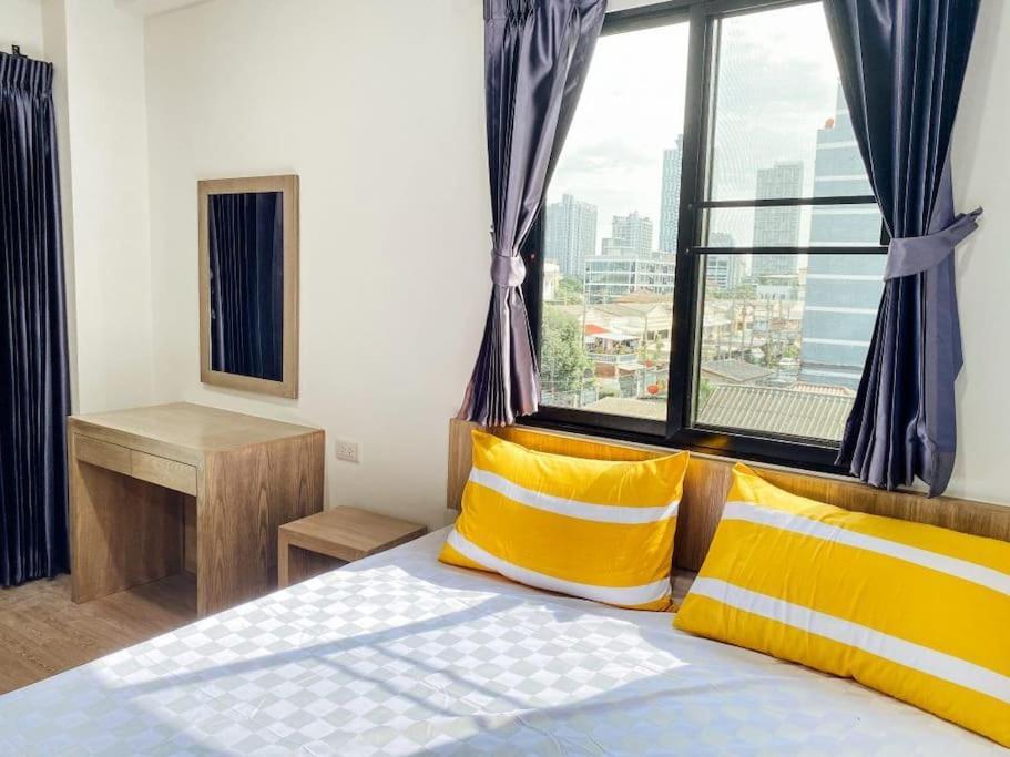 Gp House Apartment - Private Room Sukhumvit Bts Onnut Bangkok Bagian luar foto